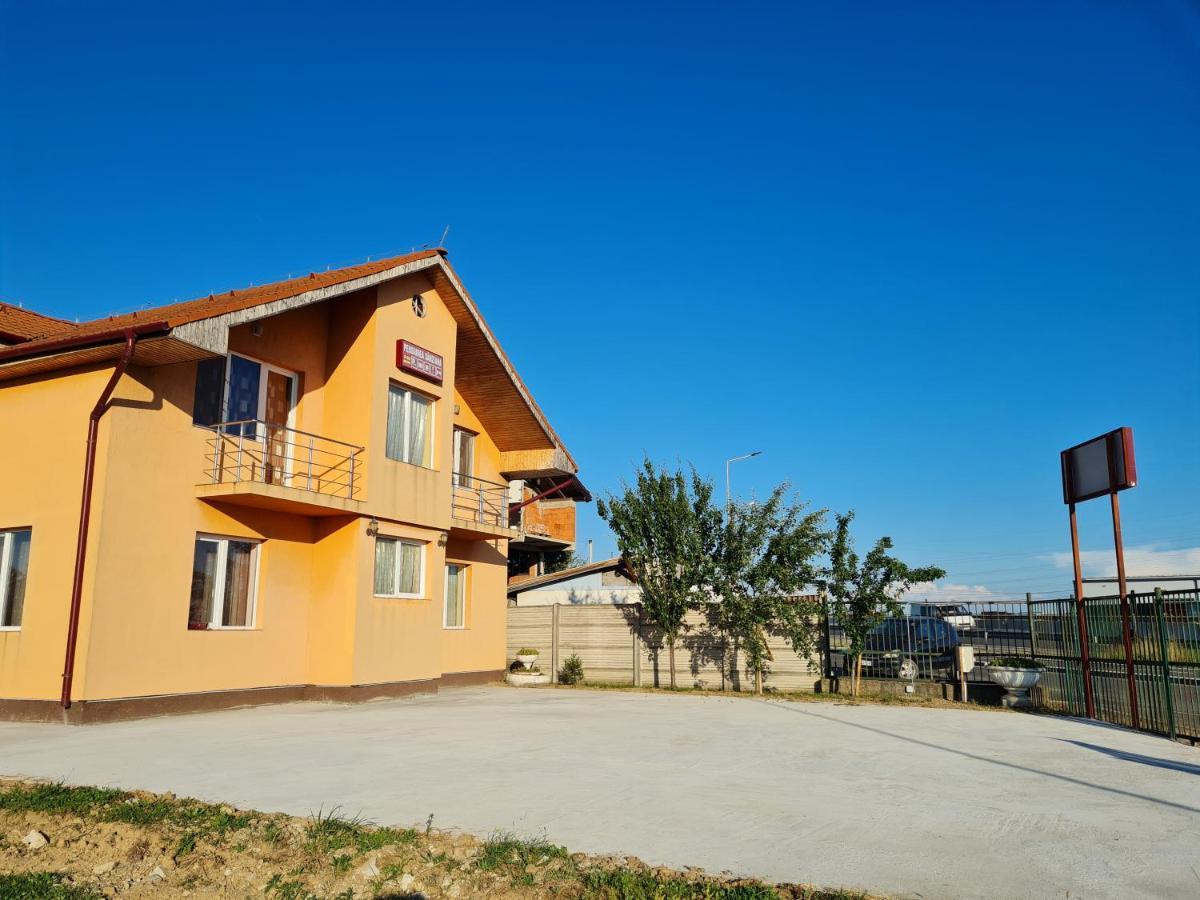 Pensiunea Sanziana Hotel Oradea Exterior photo