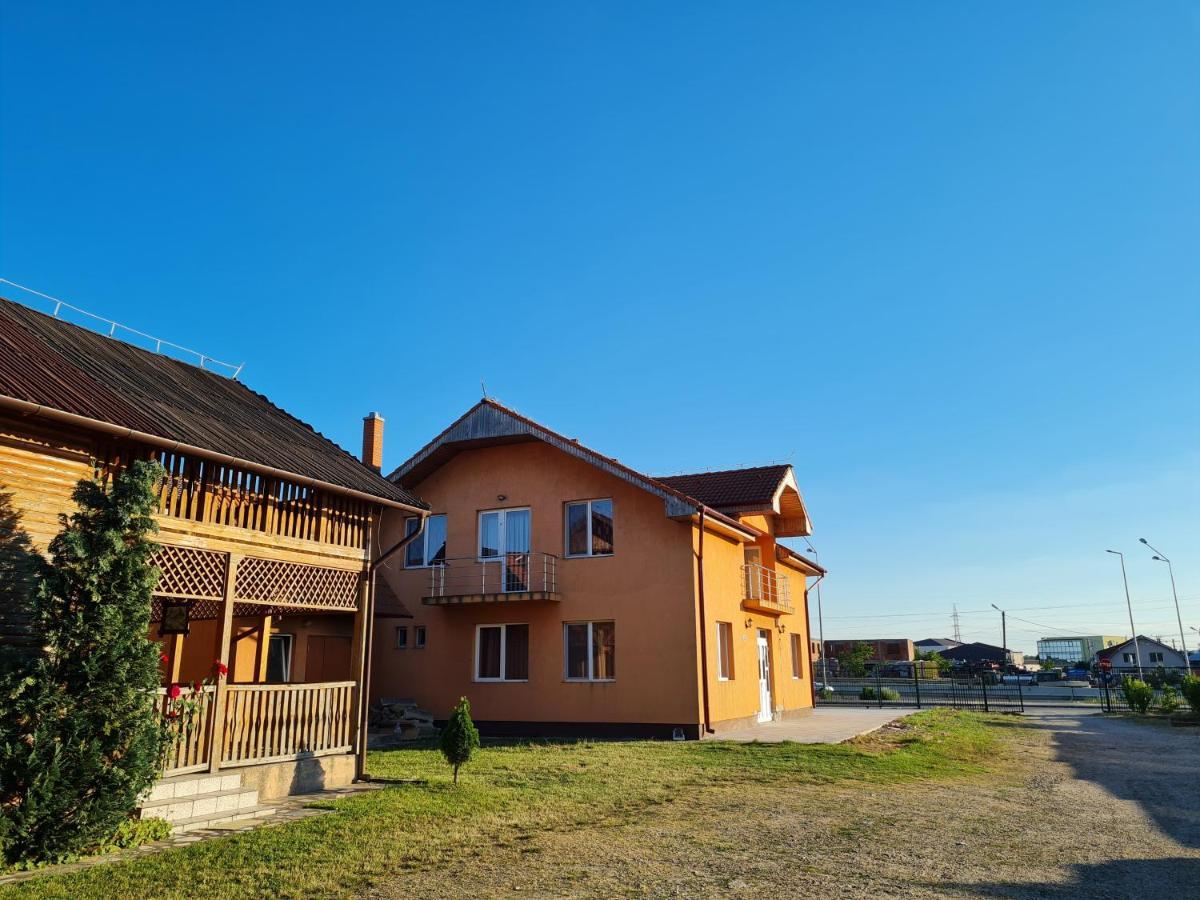 Pensiunea Sanziana Hotel Oradea Exterior photo