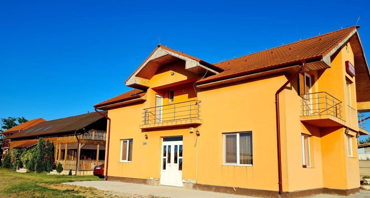 Pensiunea Sanziana Hotel Oradea Exterior photo