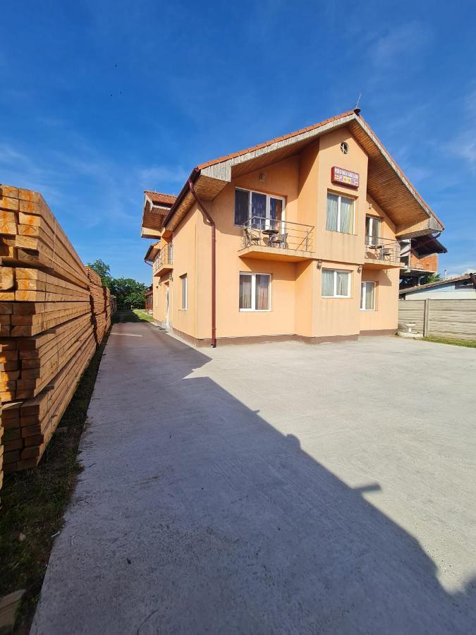 Pensiunea Sanziana Hotel Oradea Exterior photo